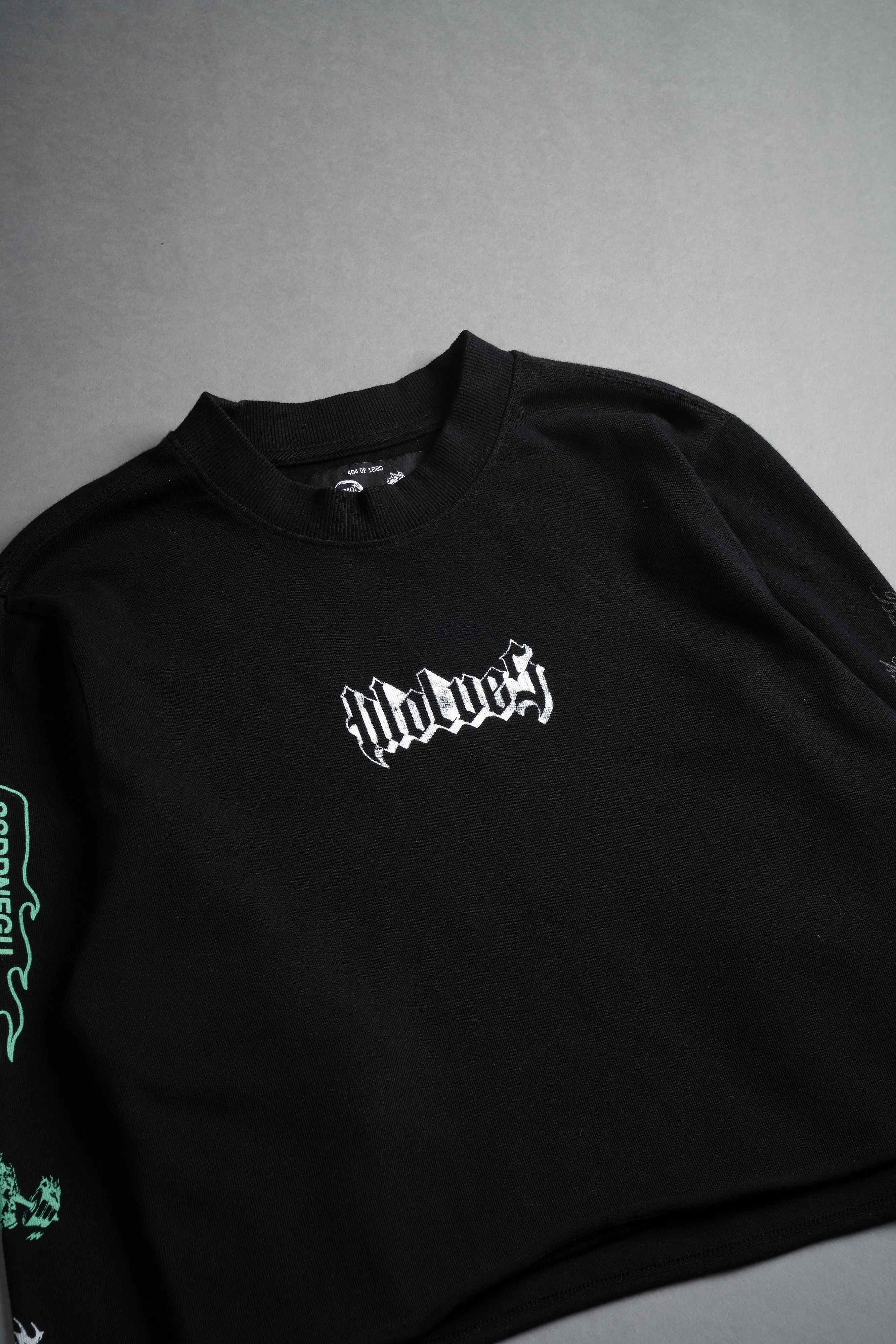 Falling "Premium" (Cropped) L/S Tee in Black
