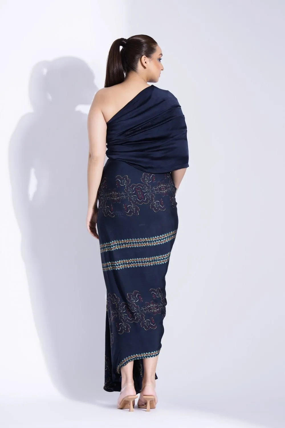 ONE- SHOULDER DRAPE GOWN